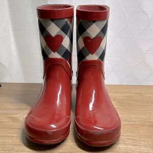 Burberry Toddler Girl Rain Boots (Hearts) Size 28=11